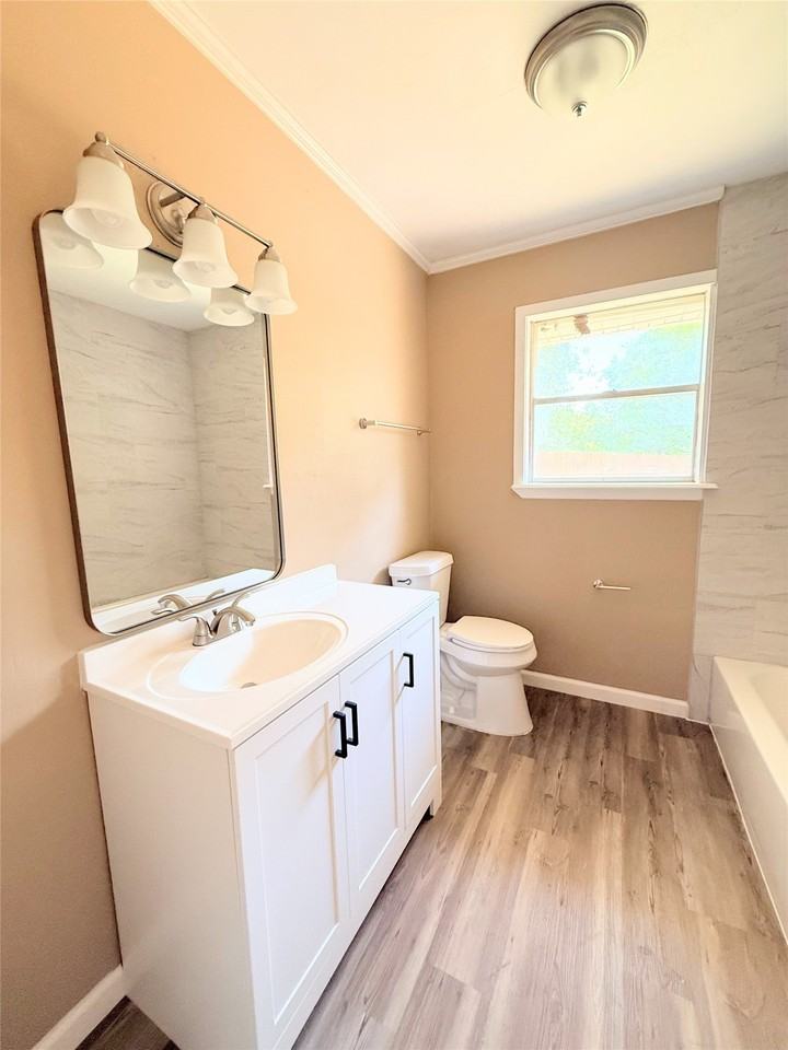 1336 Crestview Dr - Photo 6 of 19