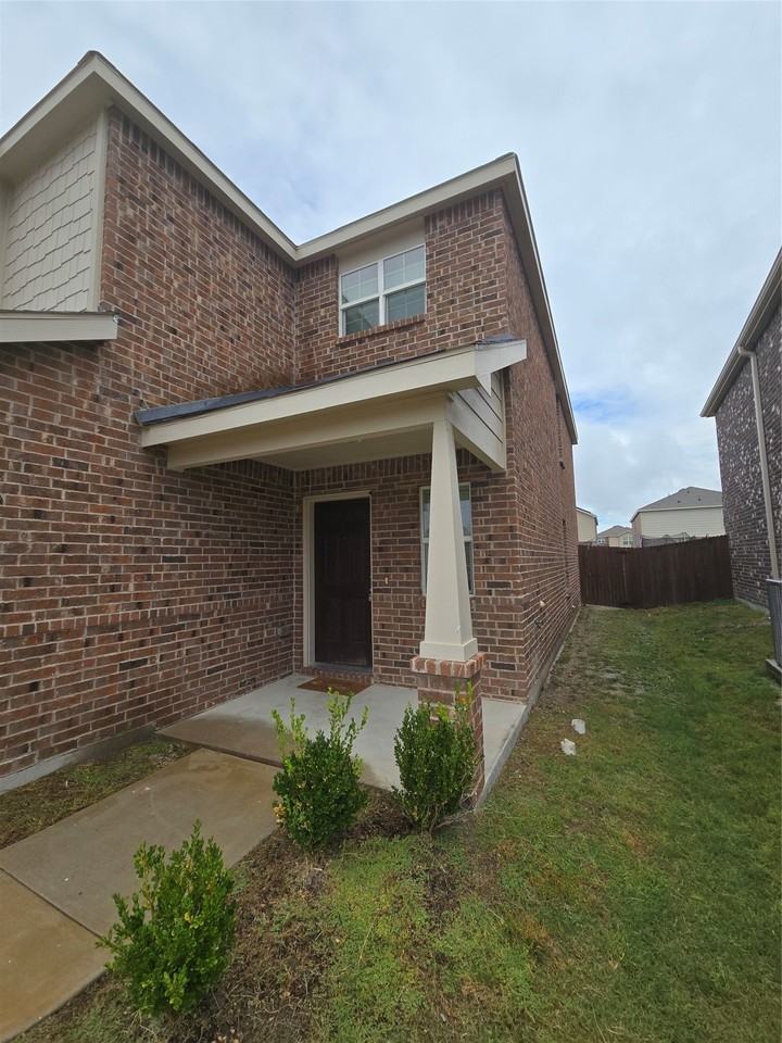 1431 Lumberton Dr - Photo 3 of 27