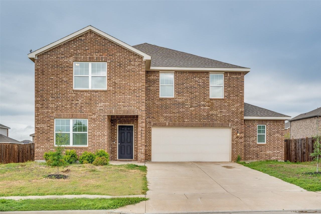 2621 Sagebrush Dr - Photo 2 of 25