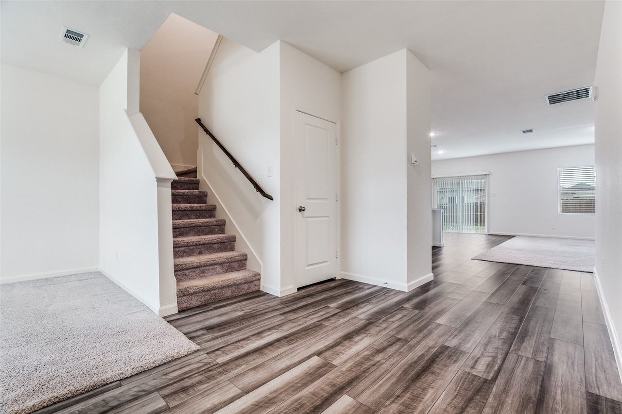 2621 Sagebrush Dr - Photo 4 of 25