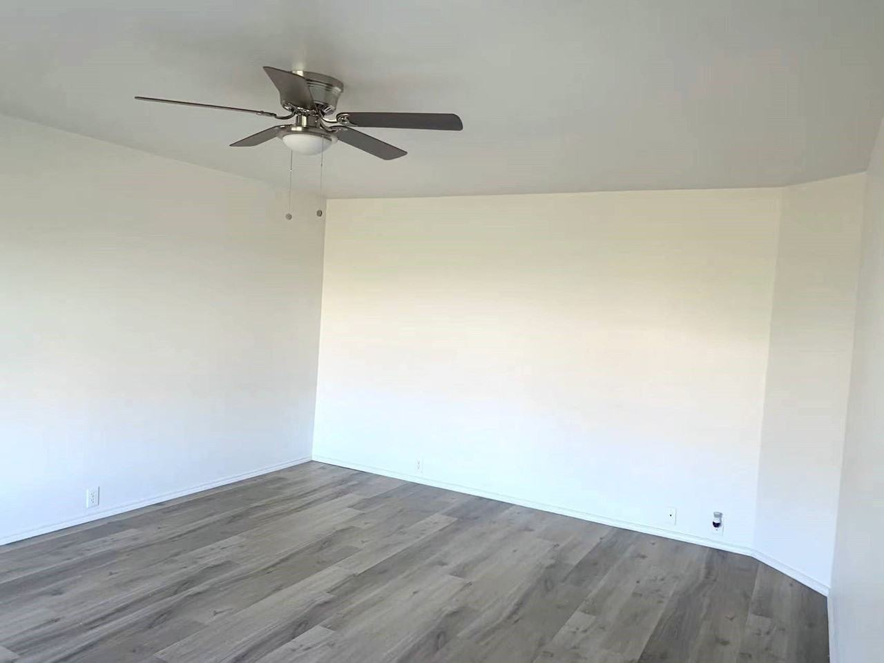 709 Cactus Trl - Photo 3 of 20