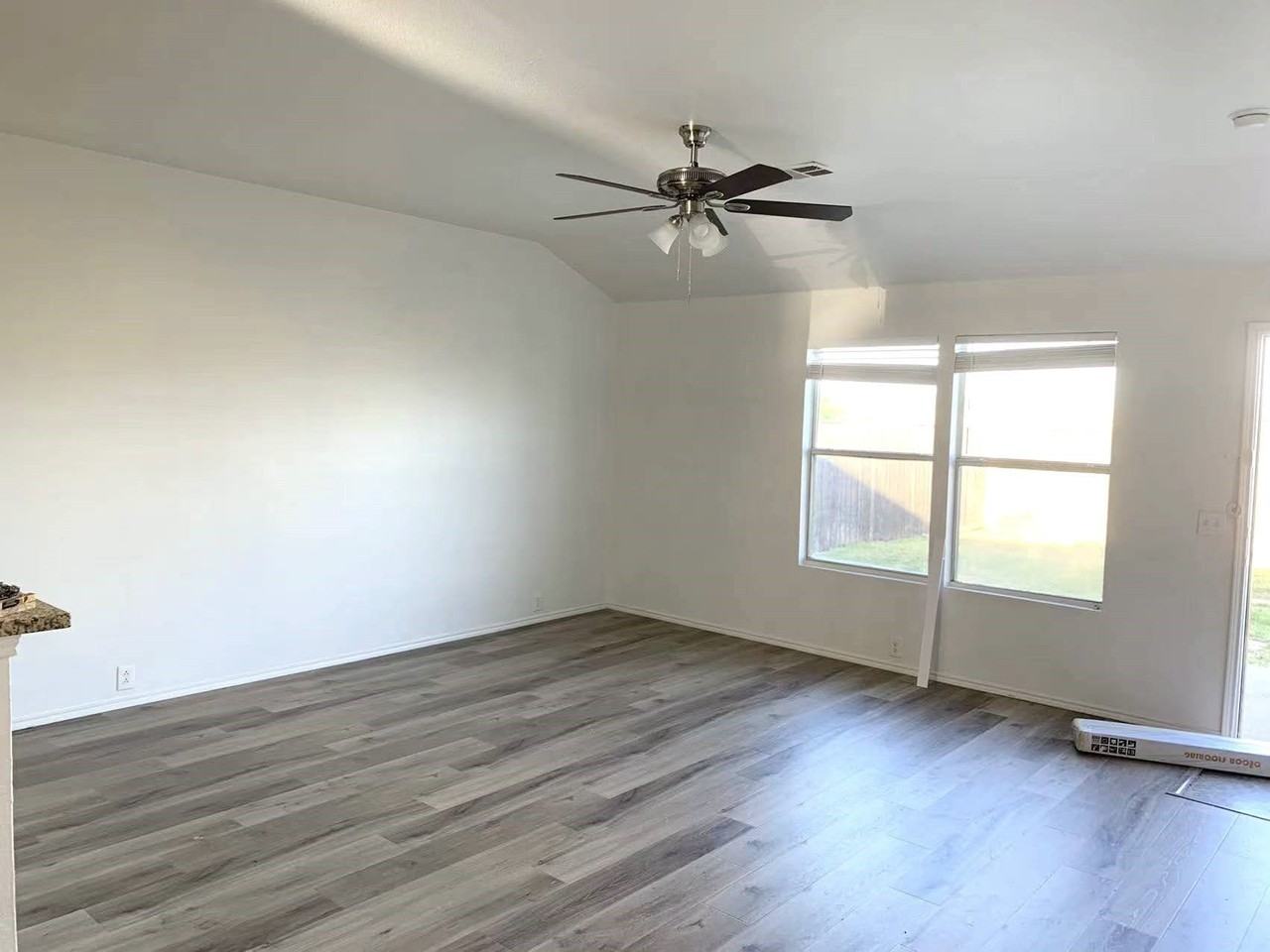 709 Cactus Trl - Photo 4 of 20