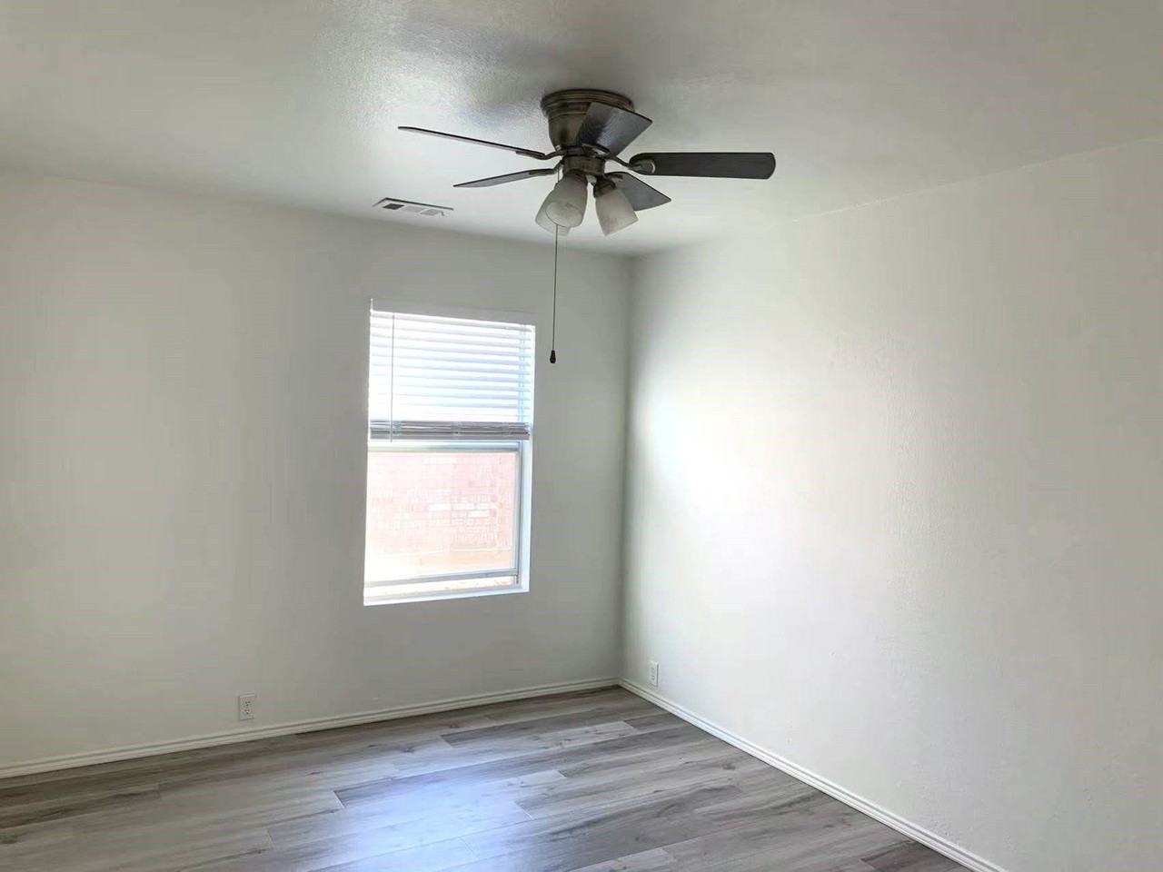 709 Cactus Trl - Photo 6 of 20