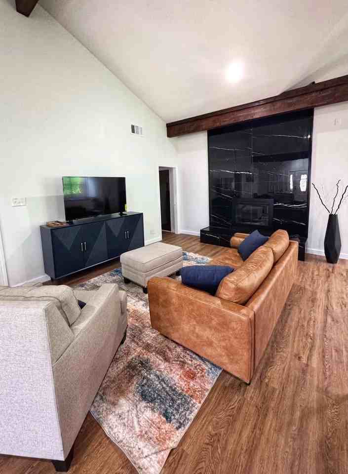 700 Burnwood Dr - Photo 4 of 37