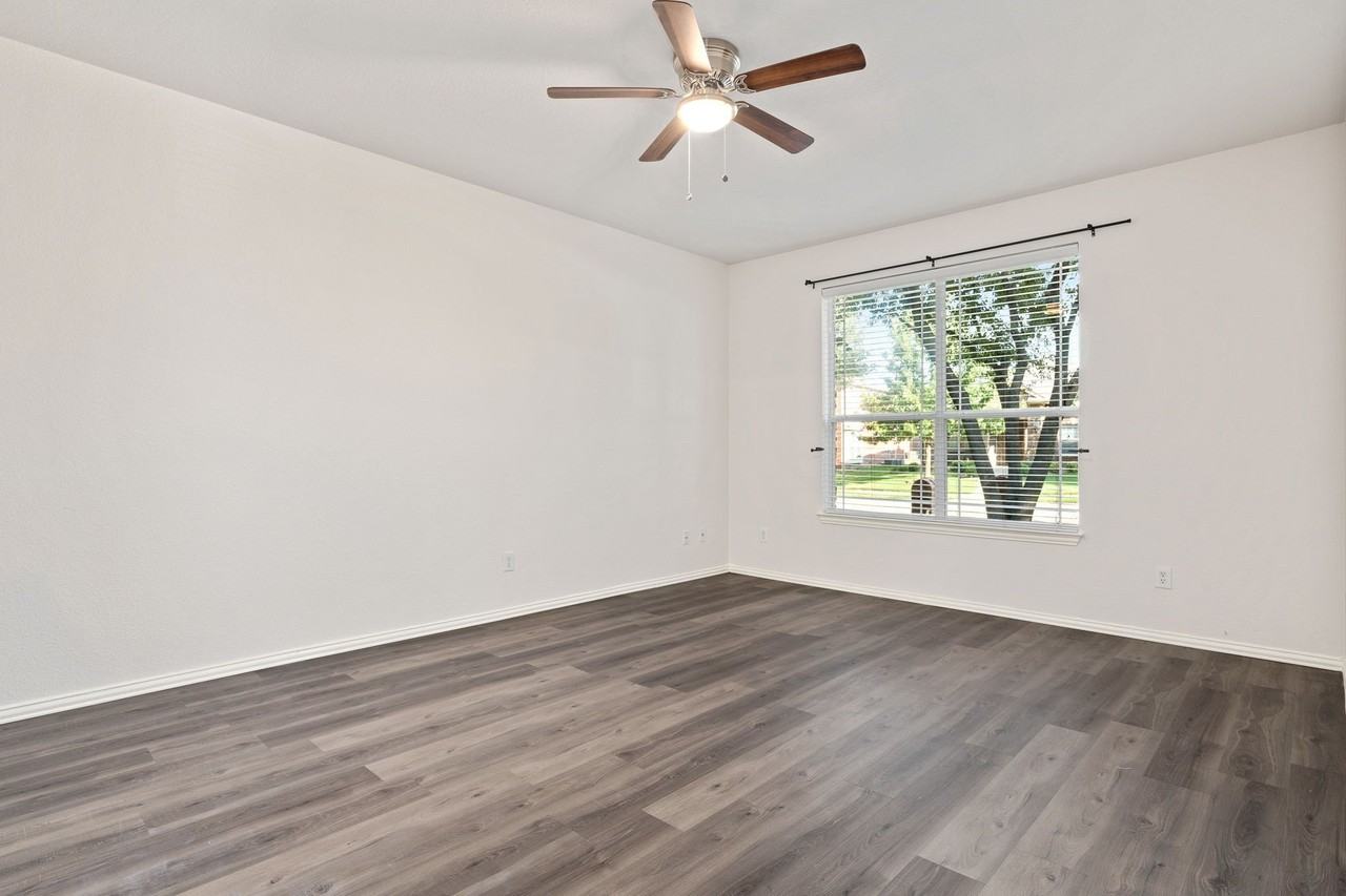11613 Snyder Dr - Photo 7 of 20