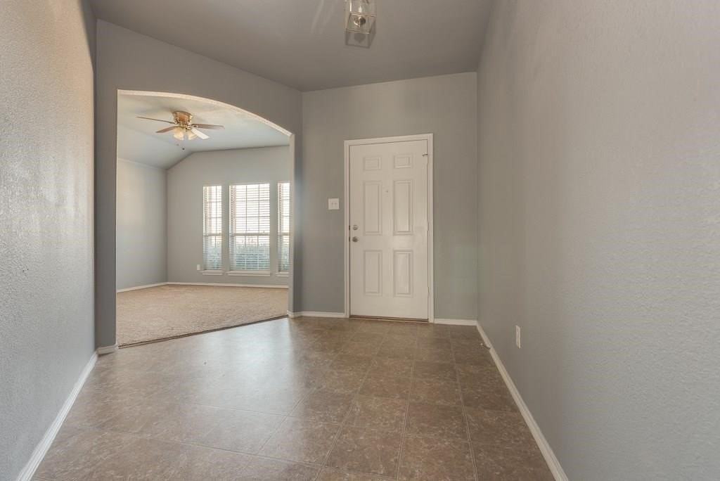 5313 Beacon Ln - Photo 2 of 19