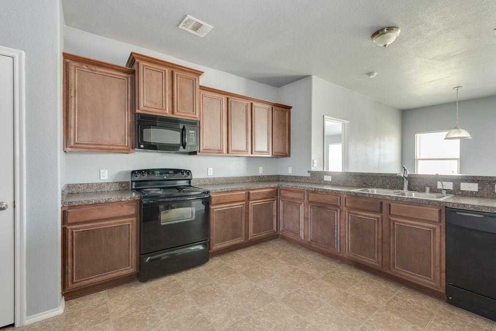 5313 Beacon Ln - Photo 6 of 19