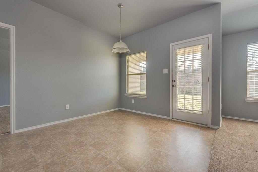 5313 Beacon Ln - Photo 7 of 19