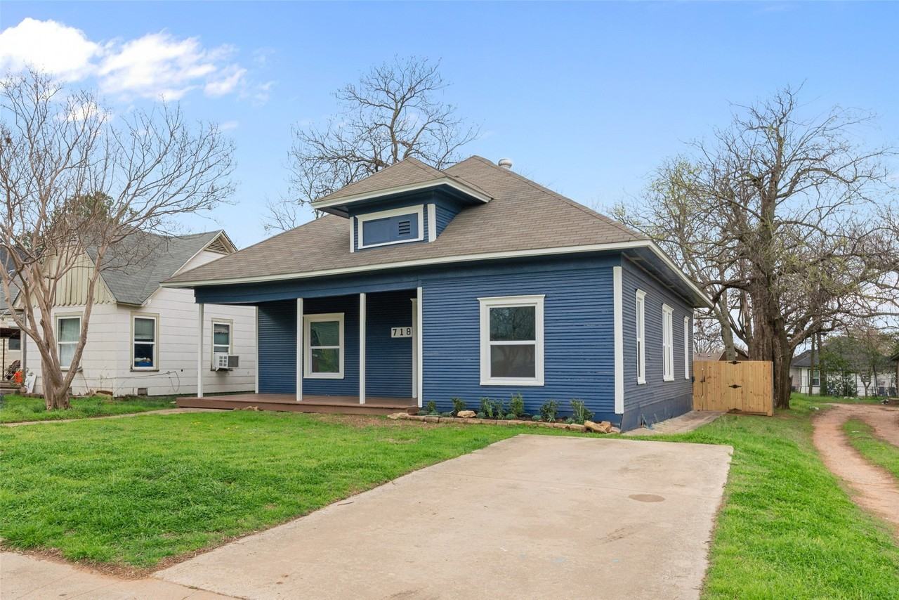 718 W Monterey St - Photo 3 of 37