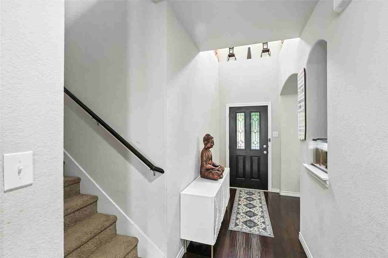 1141 Annalea Cove Dr - Photo 2 of 22