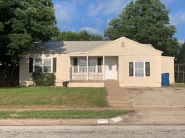 featured image of 1615 Woodruff Ln