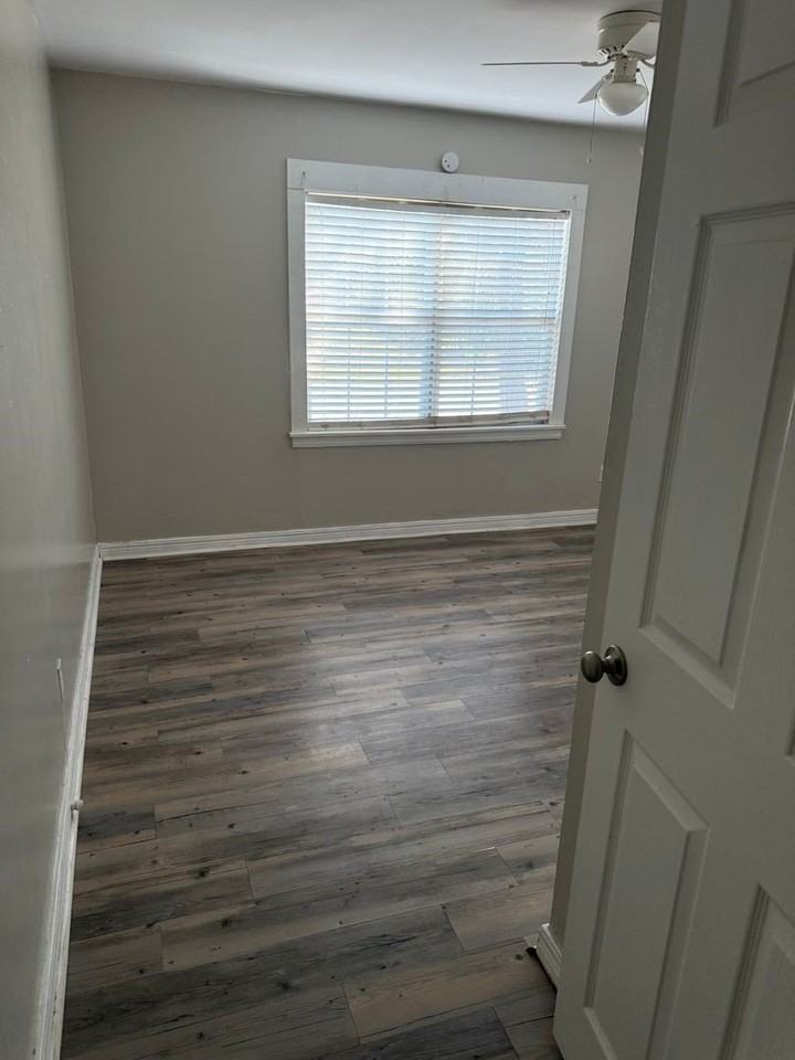 1615 Woodruff Ln - Photo 3 of 12