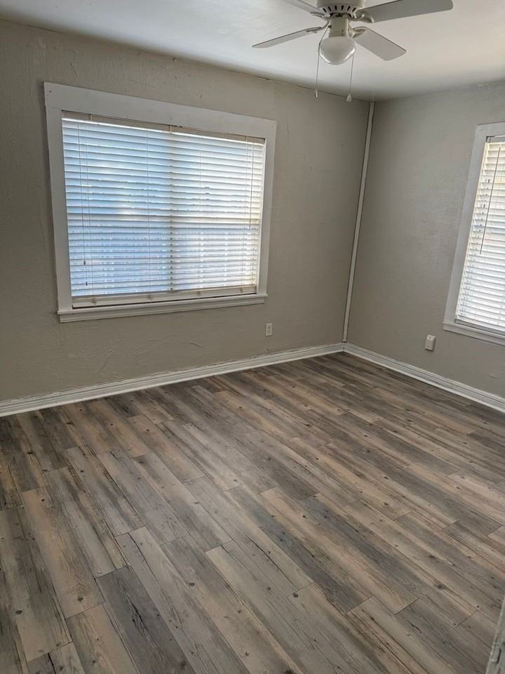 1615 Woodruff Ln - Photo 4 of 12