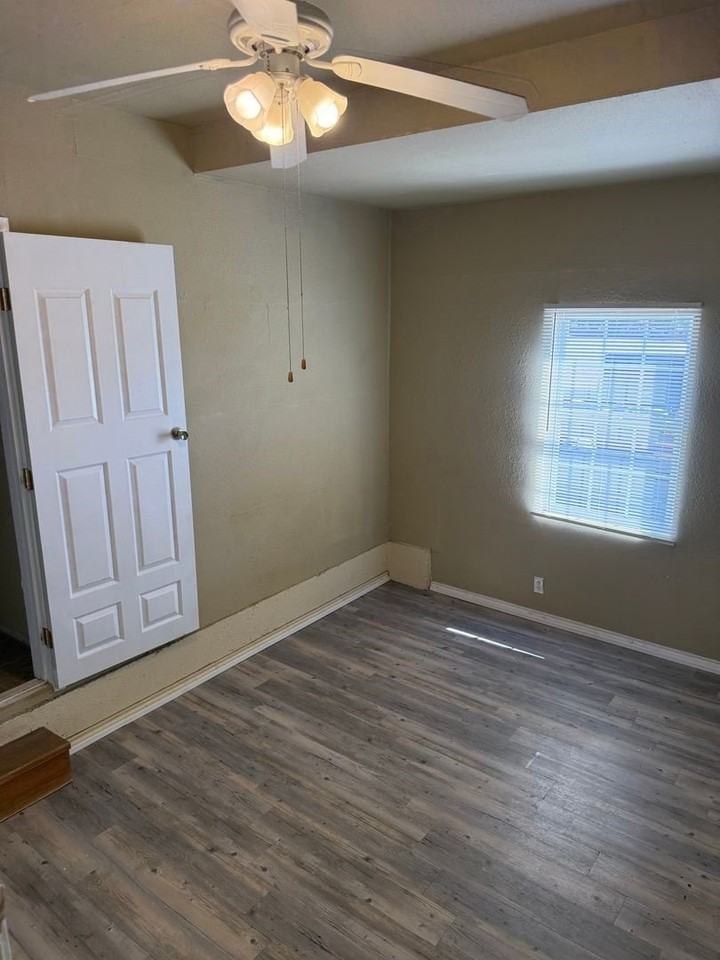 1615 Woodruff Ln - Photo 6 of 12