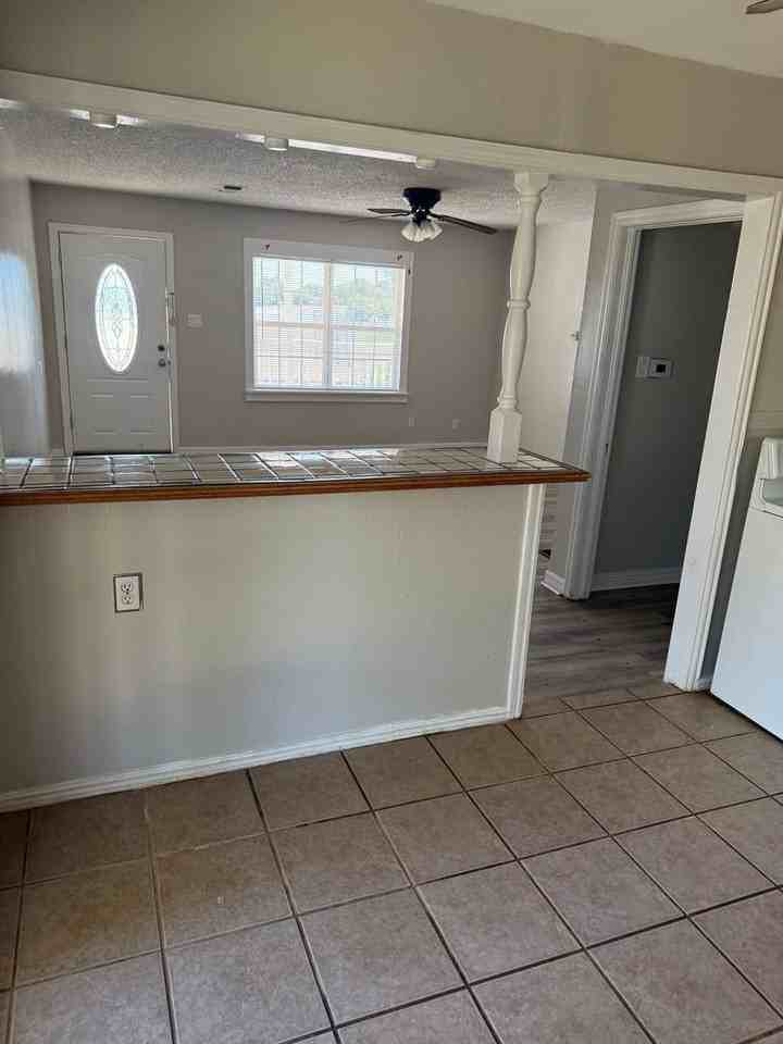 1615 Woodruff Ln - Photo 7 of 12