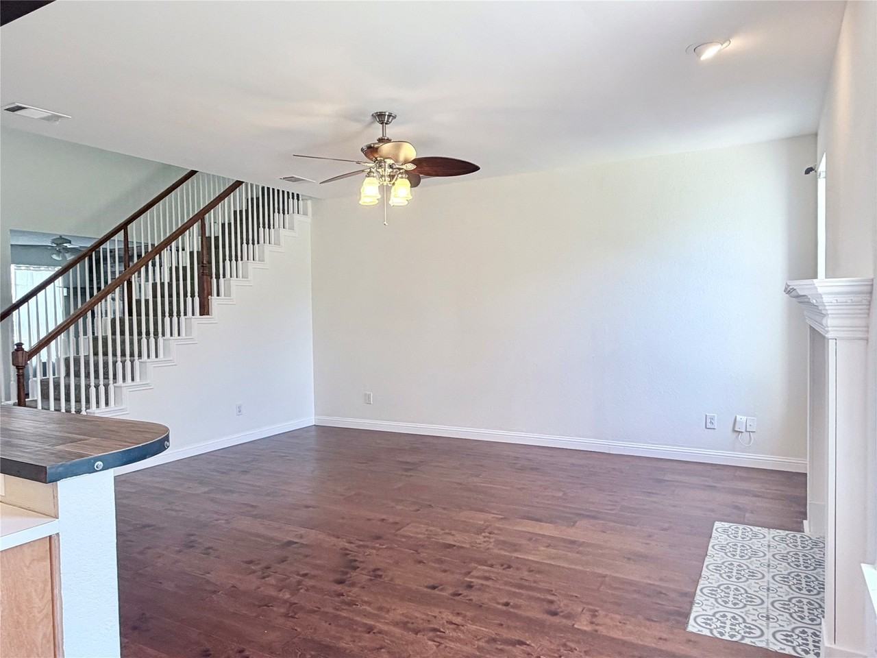 10109 Samantha Dr - Photo 6 of 30