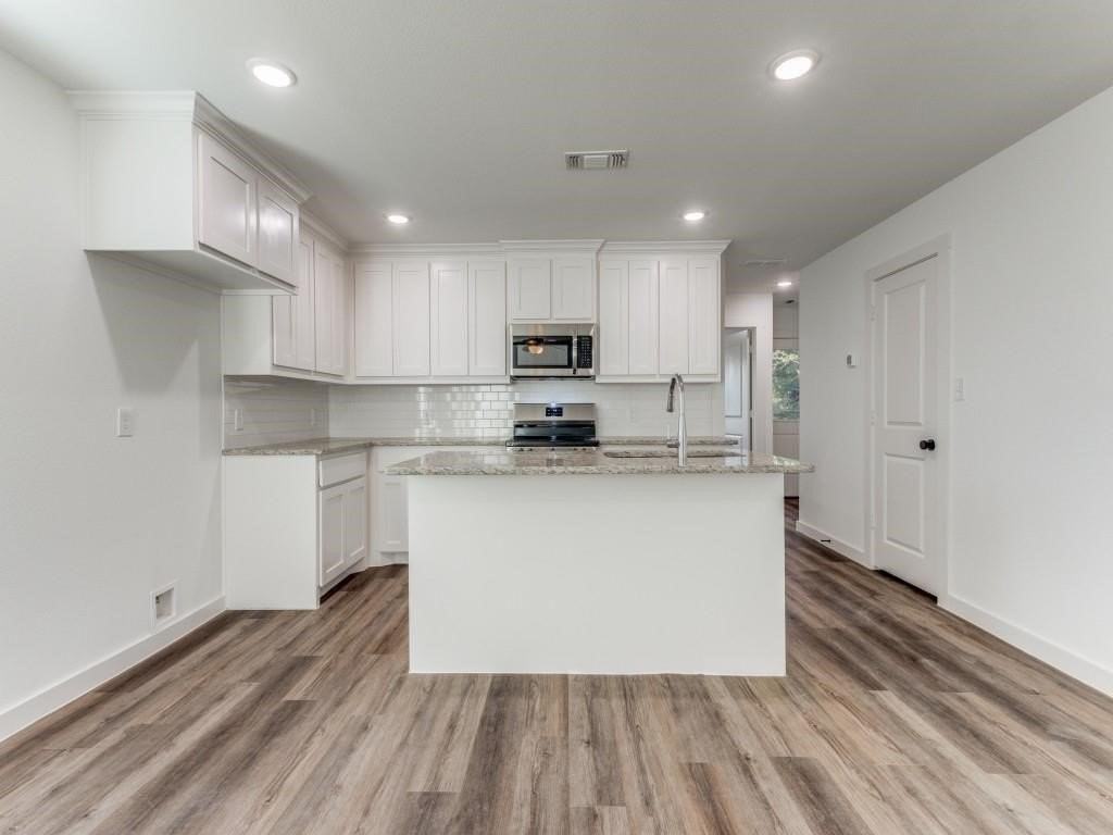 1017 Ray Dr - Photo 3 of 12