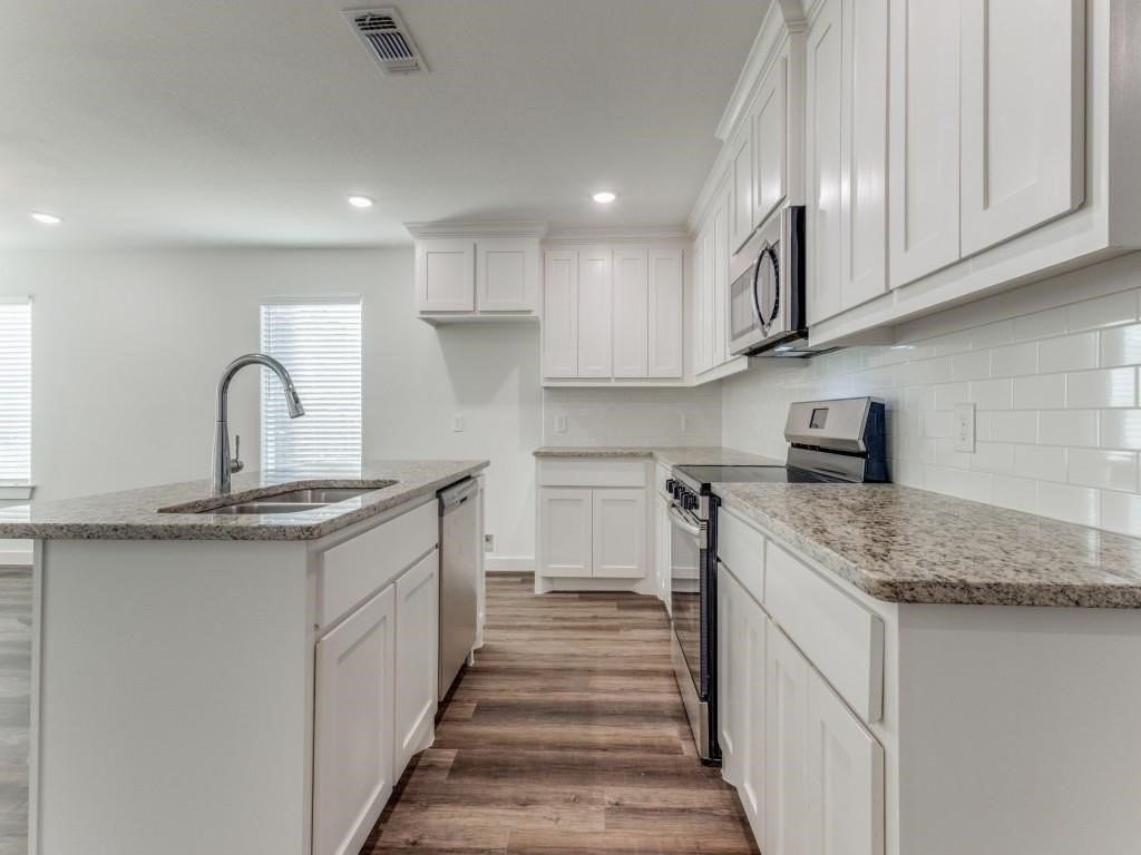 1017 Ray Dr - Photo 4 of 12