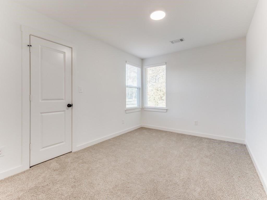 1017 Ray Dr - Photo 6 of 12