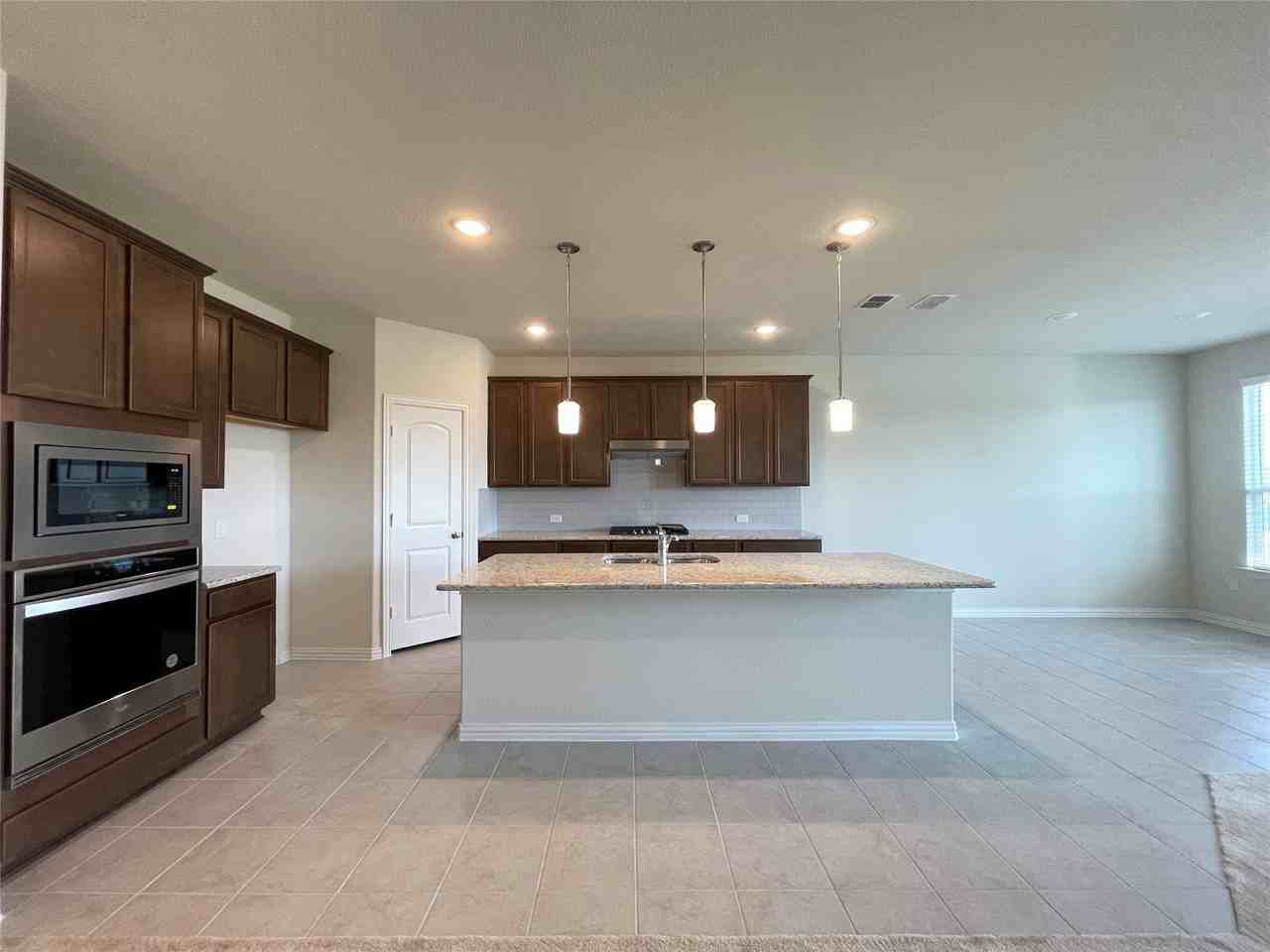 1805 Nelson St - Photo 6 of 39