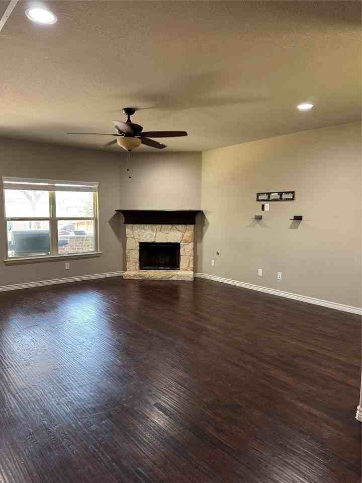 2116 Megan Creek Dr - Photo 3 of 10