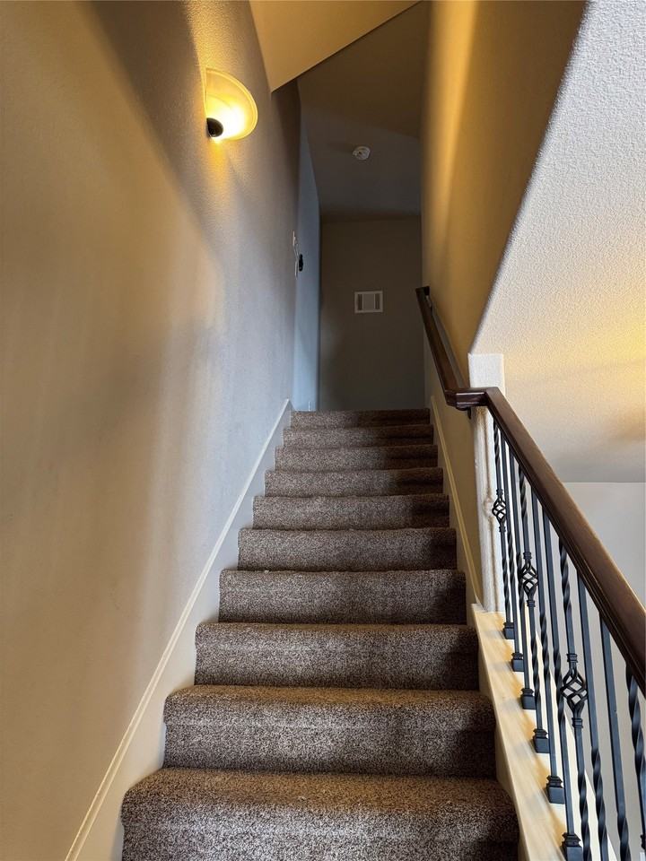 2116 Megan Creek Dr - Photo 5 of 10