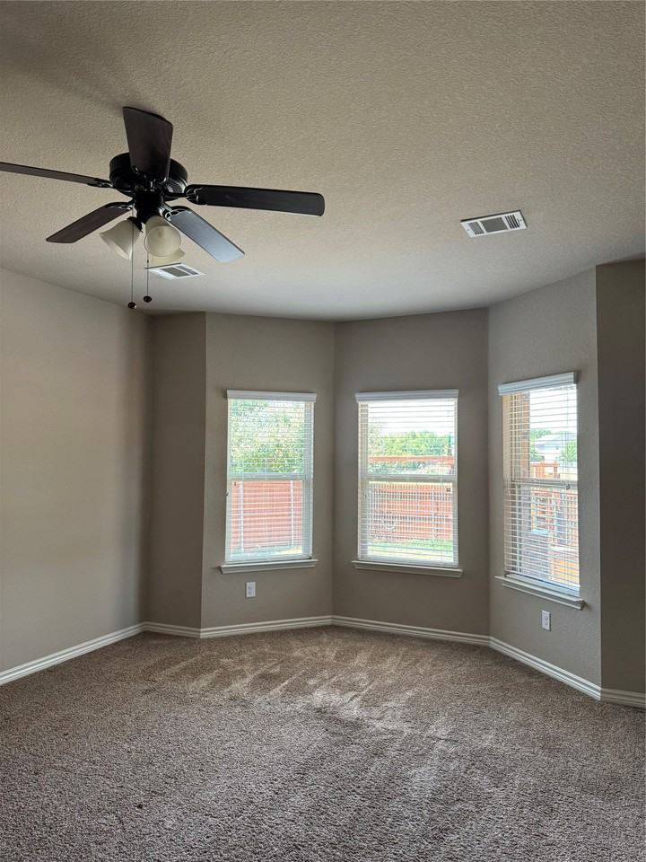 2116 Megan Creek Dr - Photo 6 of 10