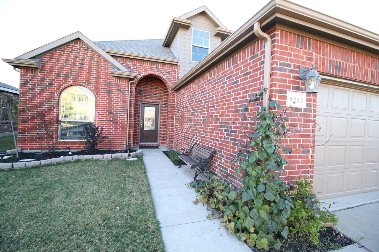 1113 Bexar Ave - Photo 2 of 21