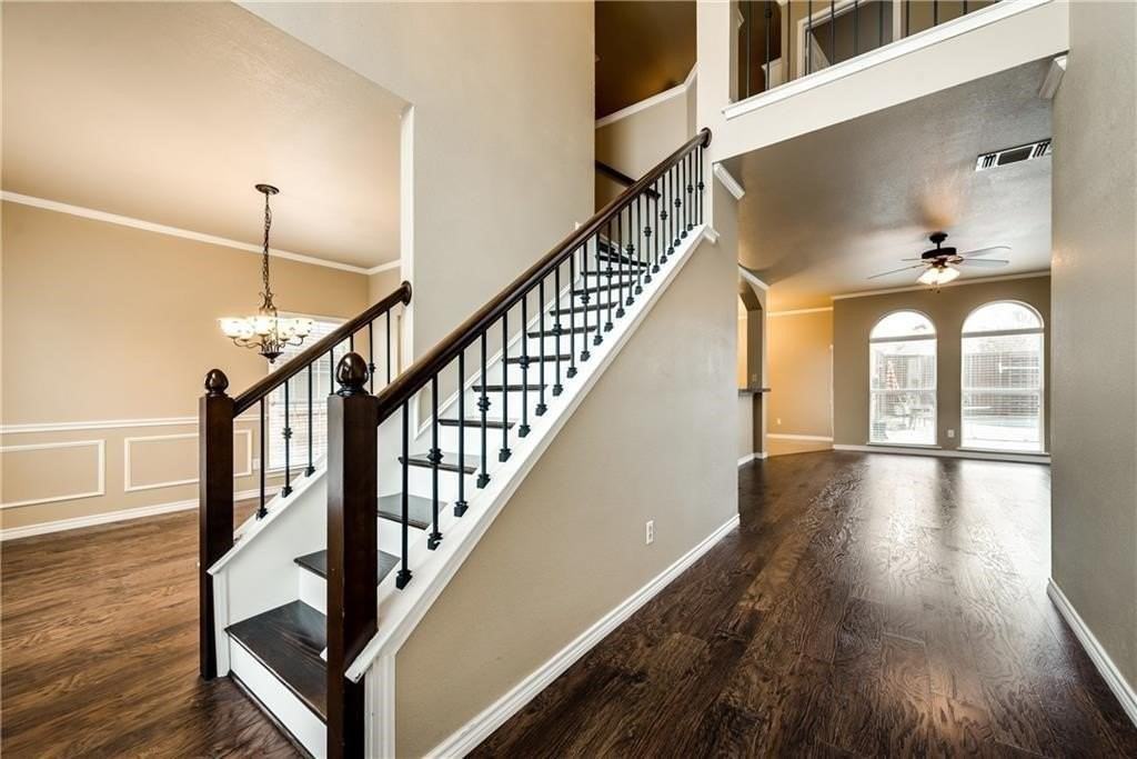 1504 Country Ln - Photo 5 of 28