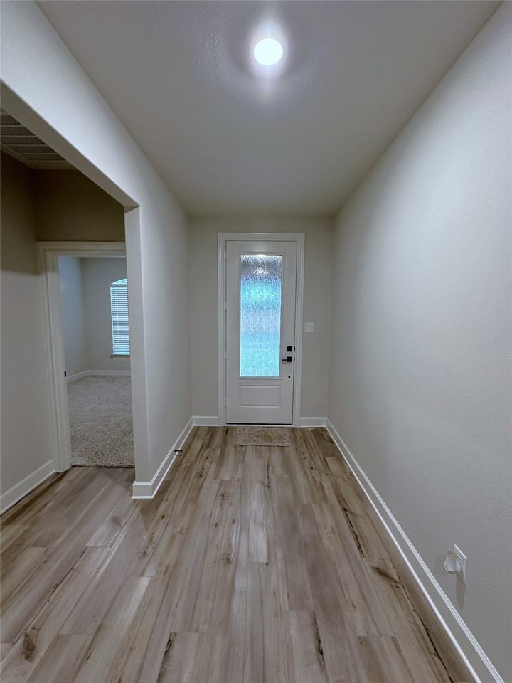 2024 Brentwood Dr - Photo 3 of 40