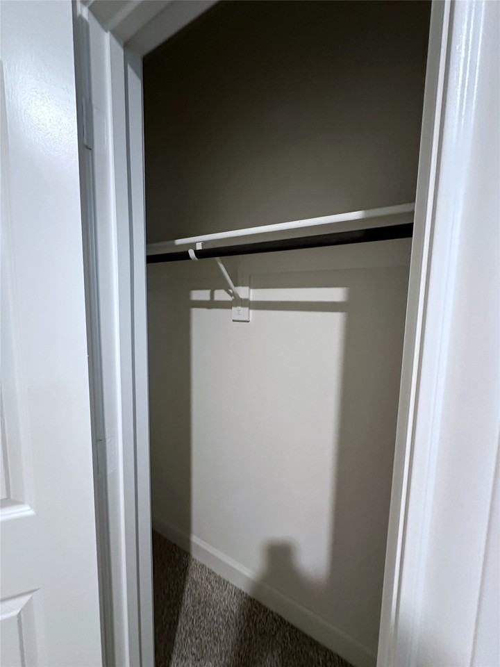 2024 Brentwood Dr - Photo 6 of 40