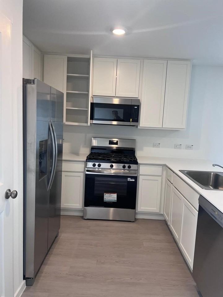 3916 Superior Pl - Photo 5 of 16