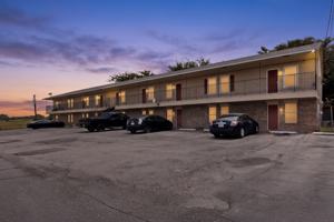 featured image of 400 Raymond St #16