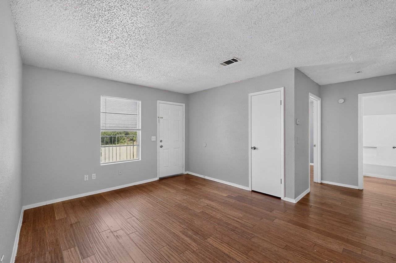 400 Raymond St #16 - Photo 6 of 19