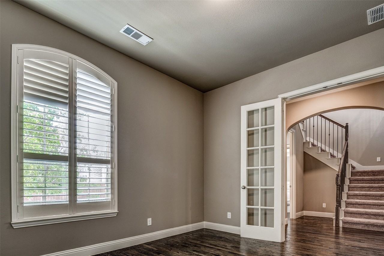 534 Evergreen Dr - Photo 4 of 39