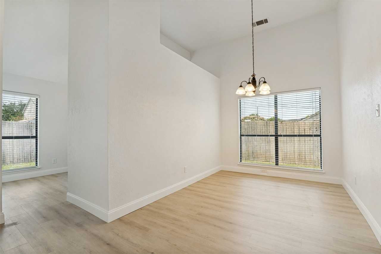 4605 Horizon Dr - Photo 5 of 19