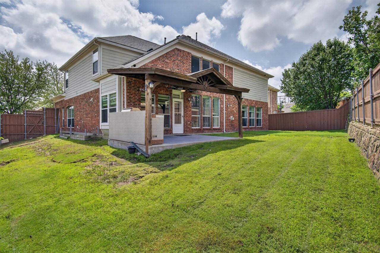 10115 Stone Harbor Way - Photo 3 of 40
