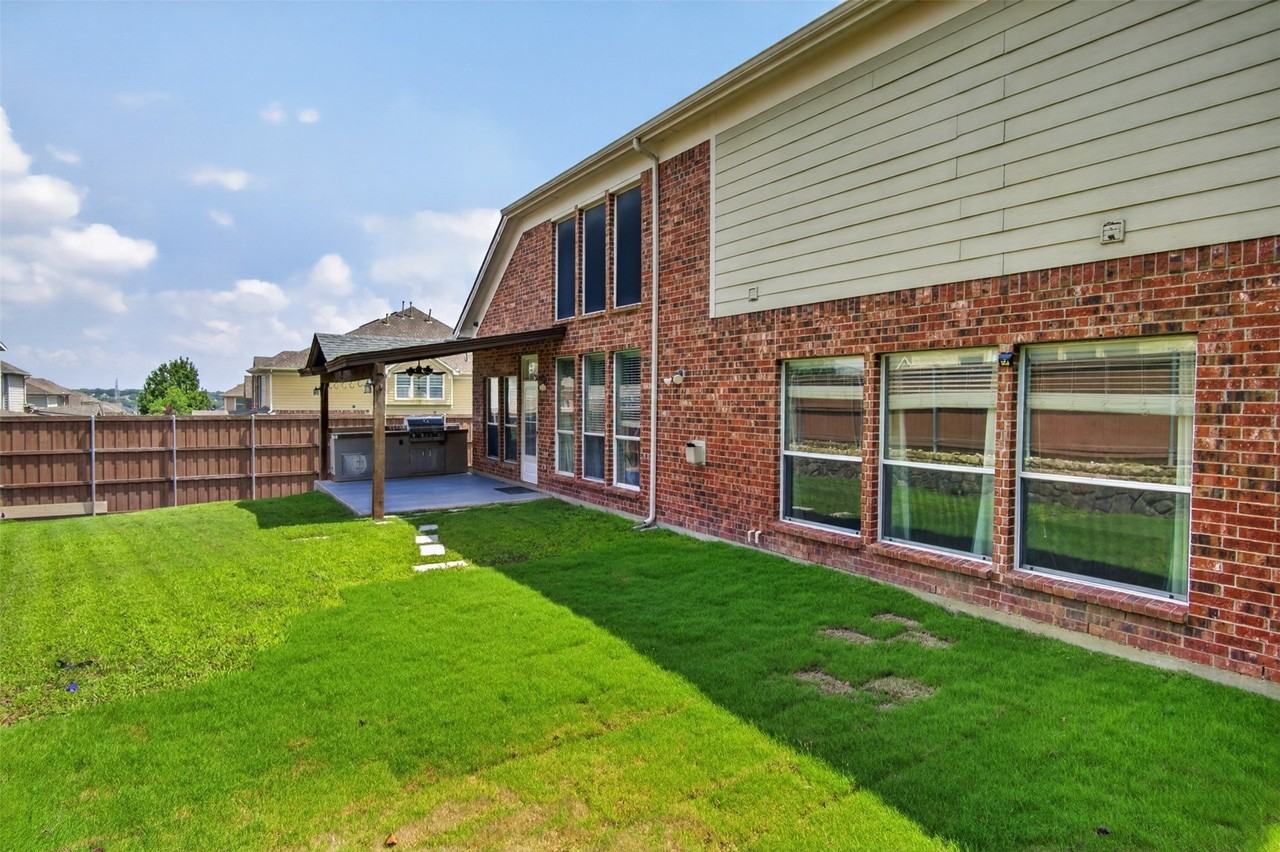 10115 Stone Harbor Way - Photo 4 of 40