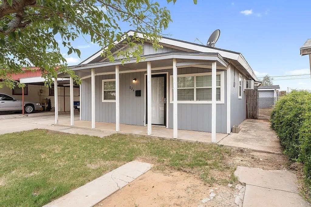 824 Del Rio Dr - Photo 2 of 10