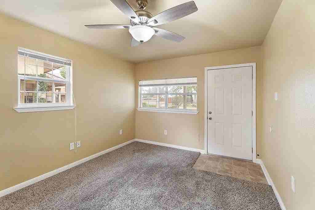 824 Del Rio Dr - Photo 4 of 10