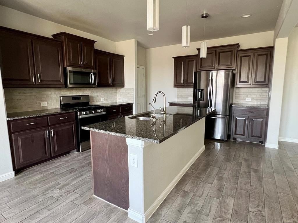605 Dupont Ct - Photo 5 of 22