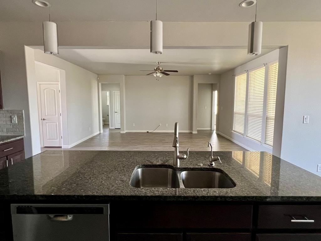 605 Dupont Ct - Photo 6 of 22