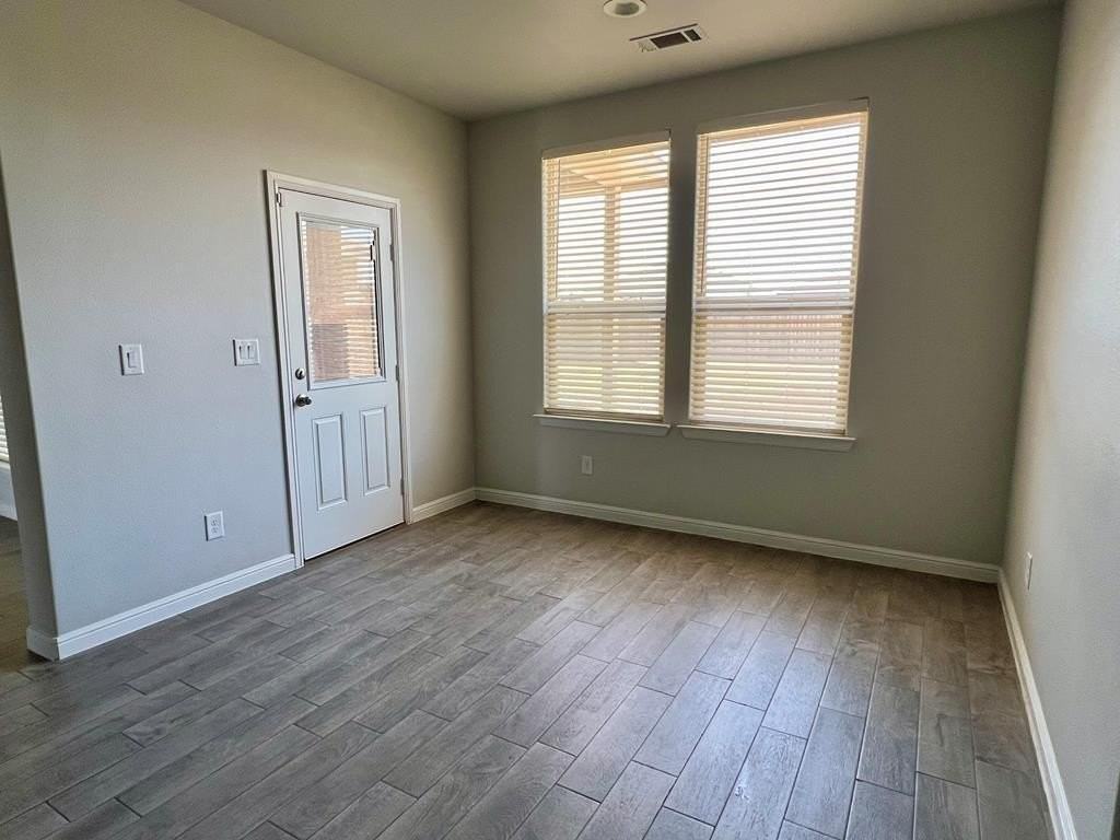 605 Dupont Ct - Photo 7 of 22