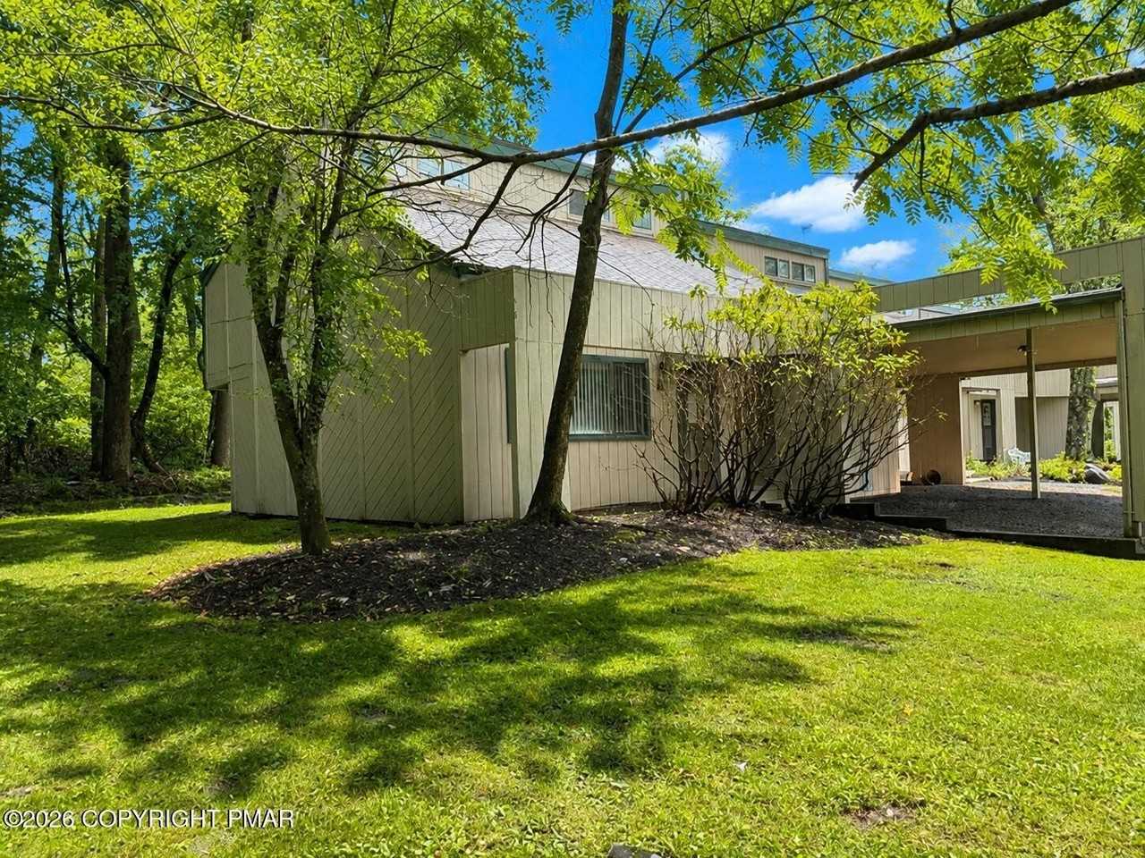 238 Evergreen Ct - Photo 2 of 32