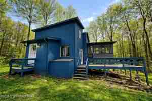 featured image of 2439 Winding Way