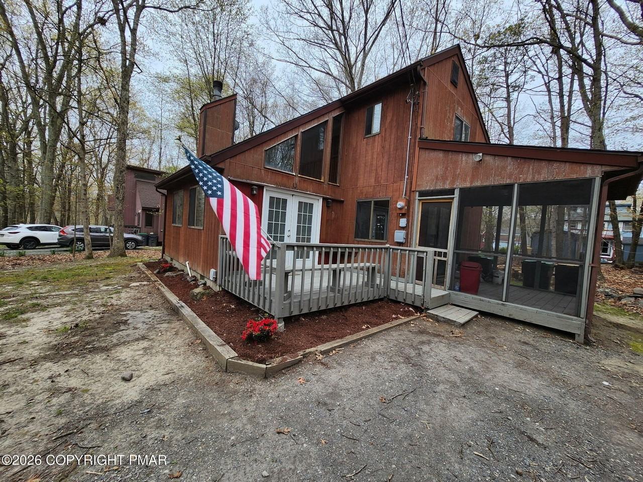 11 Hilltop Cir - Photo 2 of 18