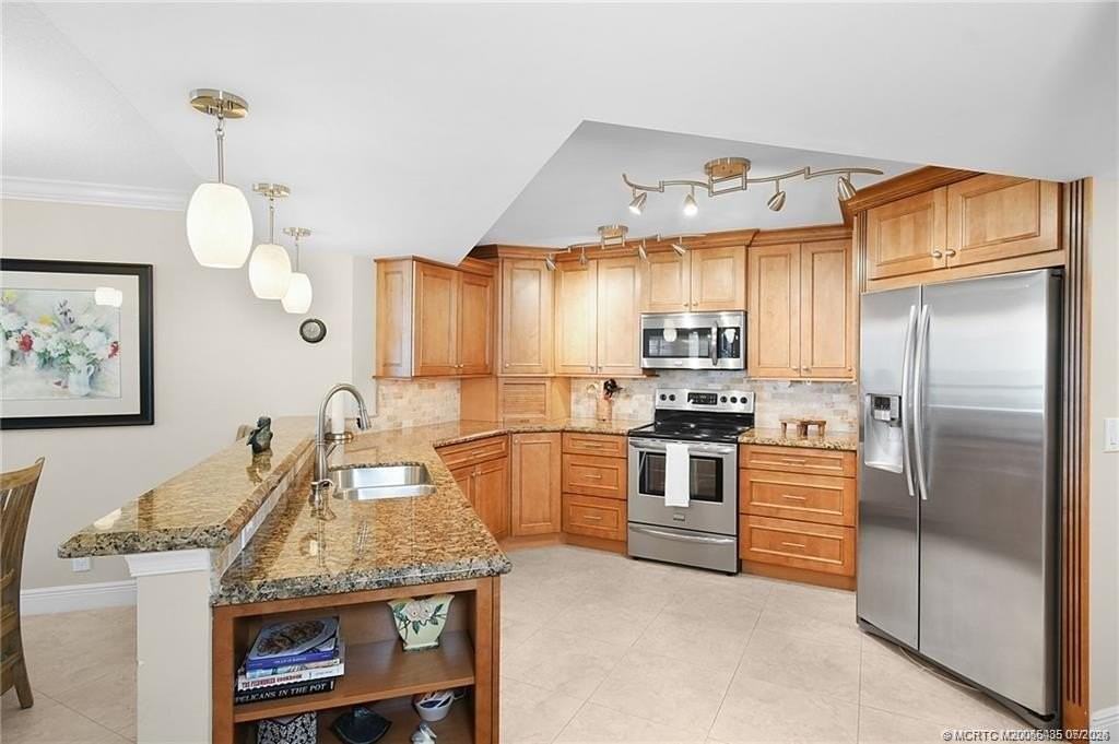 9550 S Ocean Dr #705 - Photo 5 of 39