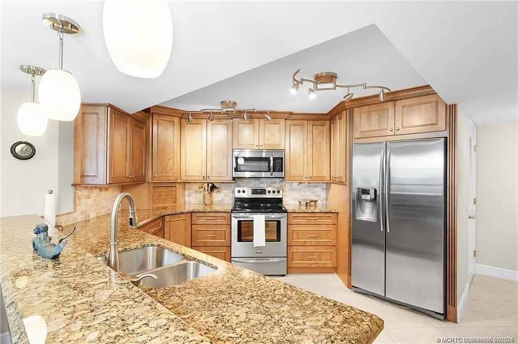 9550 S Ocean Dr #705 - Photo 7 of 39