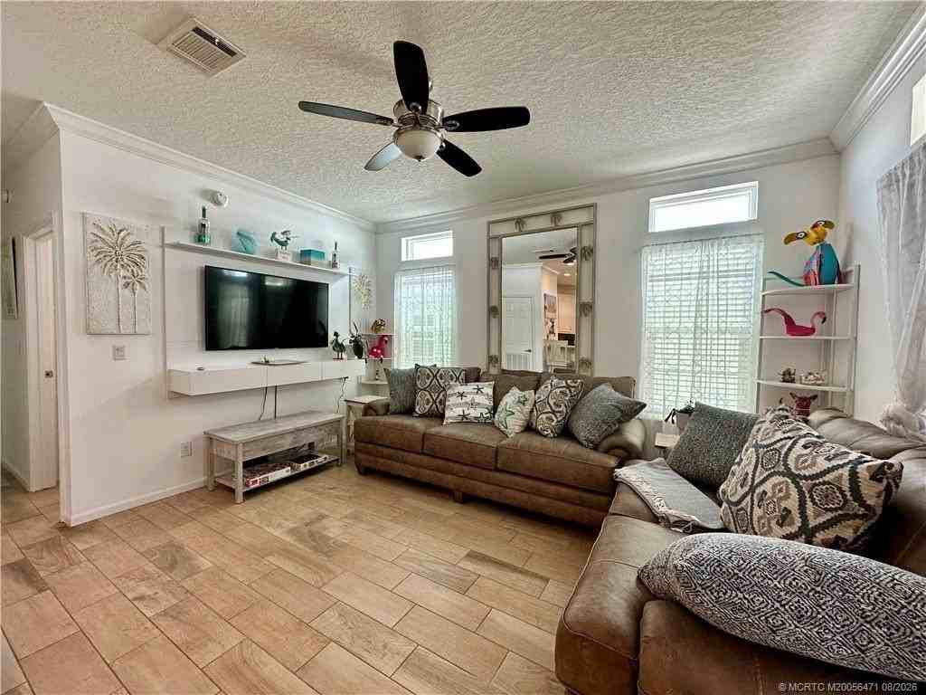 174 Ne Portside Dr - Photo 6 of 40