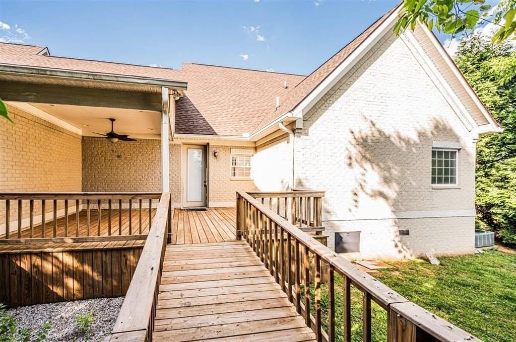 841B Denzil Ave #B - Photo 4 of 29